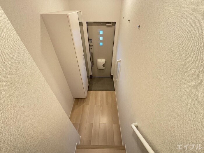 物件内観写真16　(玄関)