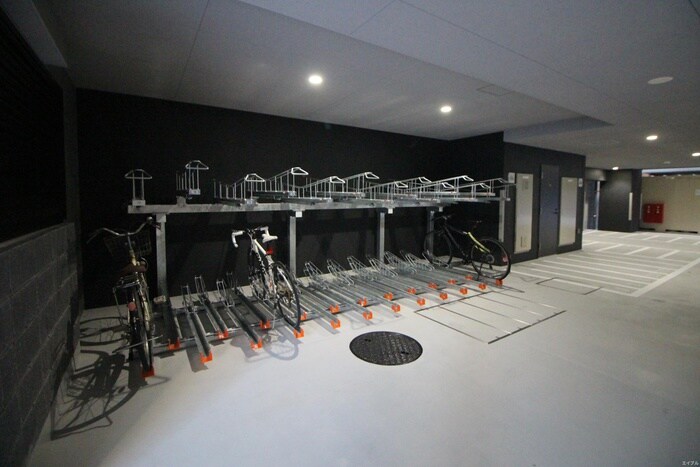 物件外観写真3　(駐輪場)