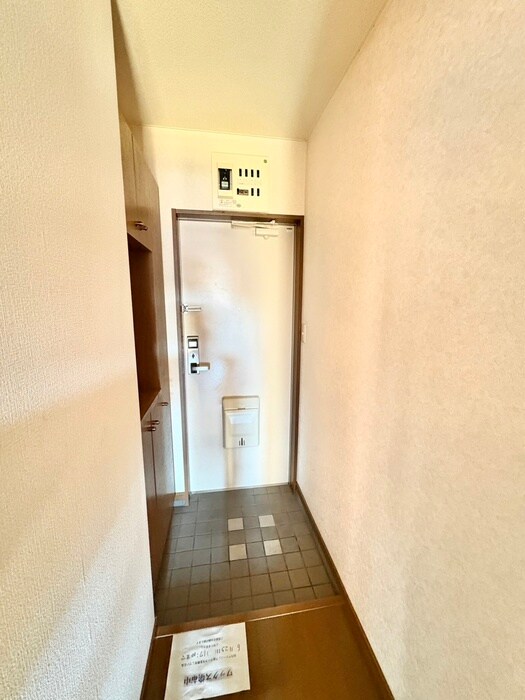 物件内観写真14　(玄関)