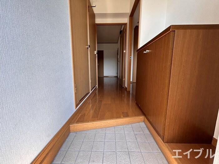 物件内観写真10　(玄関)