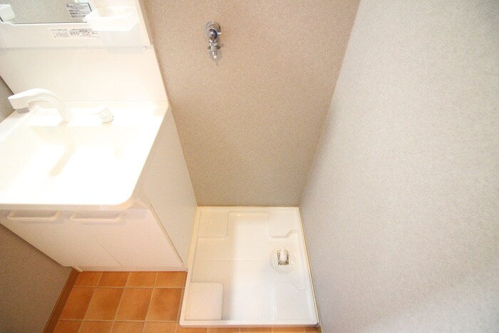 物件内観写真13　(洗濯機置場)