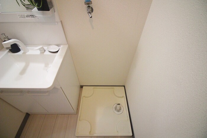 物件内観写真14　(洗濯機置場)