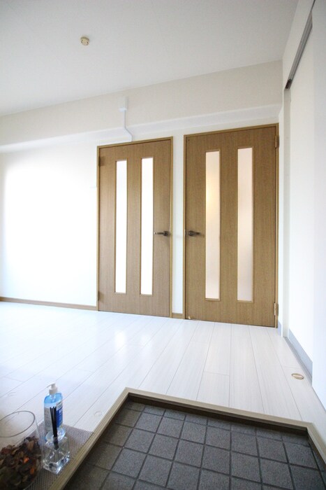 物件内観写真18　(玄関)