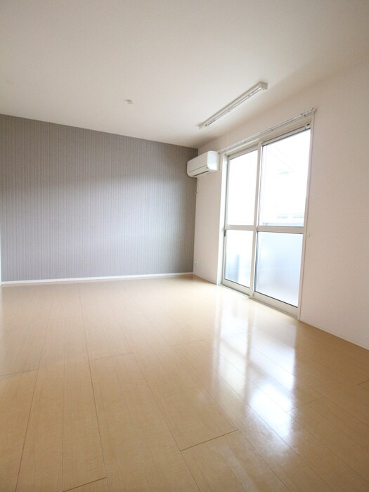 物件内観写真4　(居室)