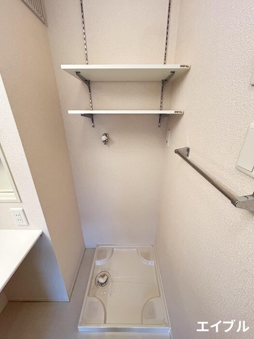 物件内観写真10　(洗濯機置場)