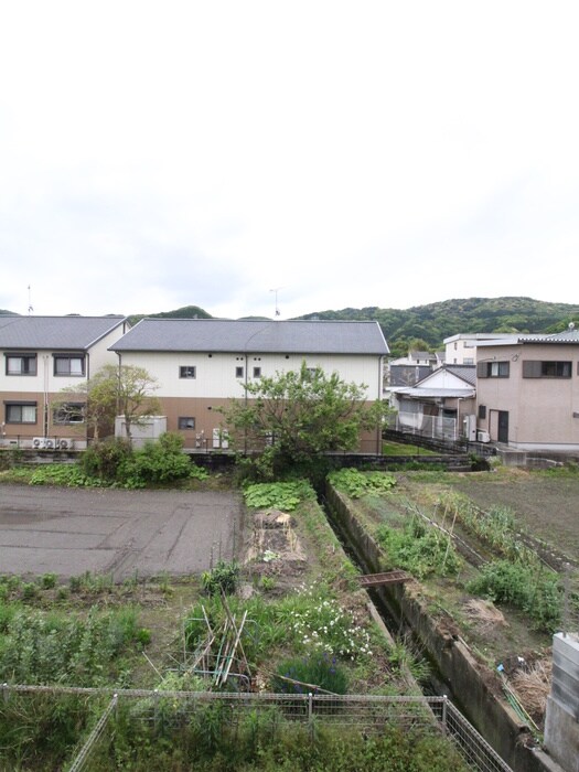 物件内観写真11　(室内からの展望)