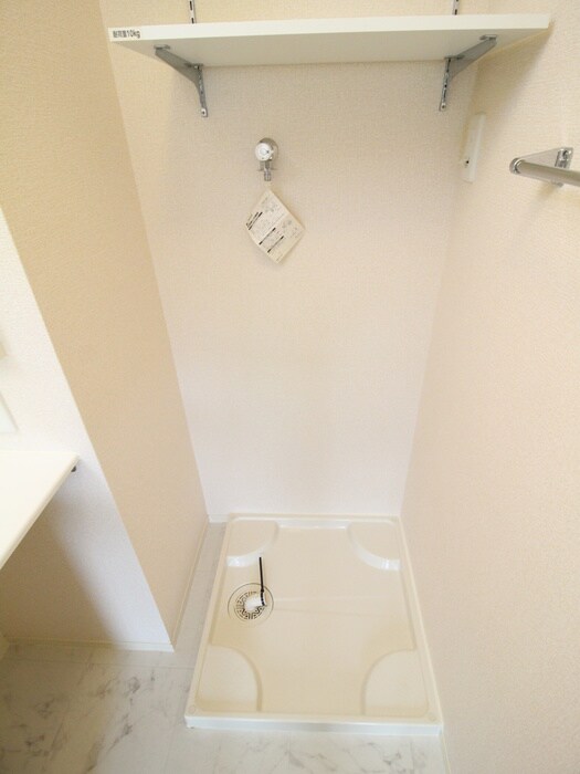 物件内観写真13　(洗濯機置場)