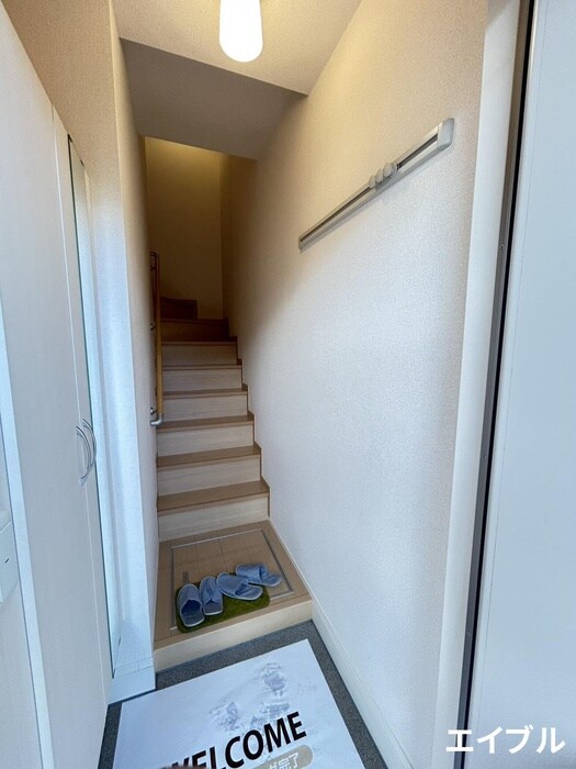 物件内観写真19　(玄関)