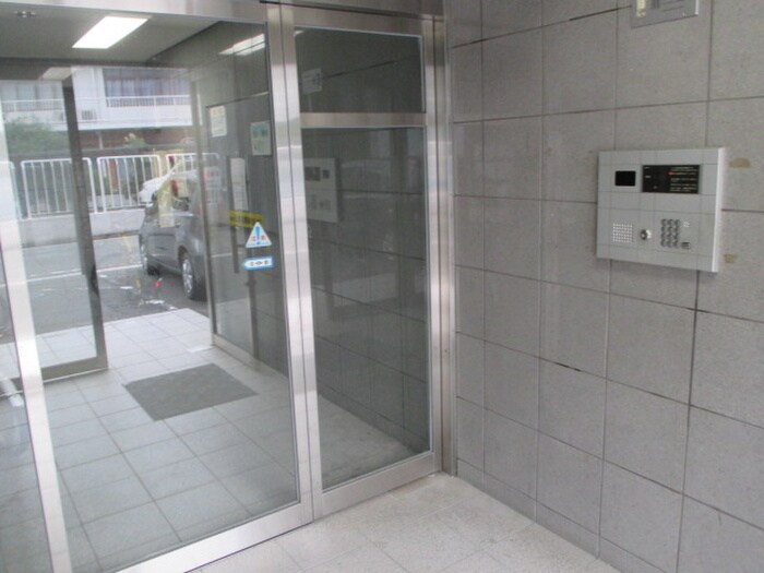物件外観写真4　(エントランス部分)