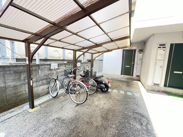 駐輪場