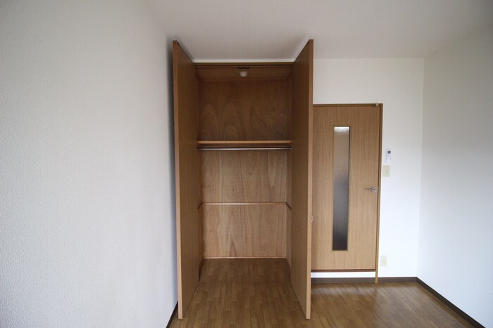 物件内観写真12　(収納)