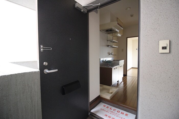 物件内観写真13　(玄関)