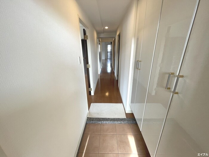 物件内観写真13　(玄関)