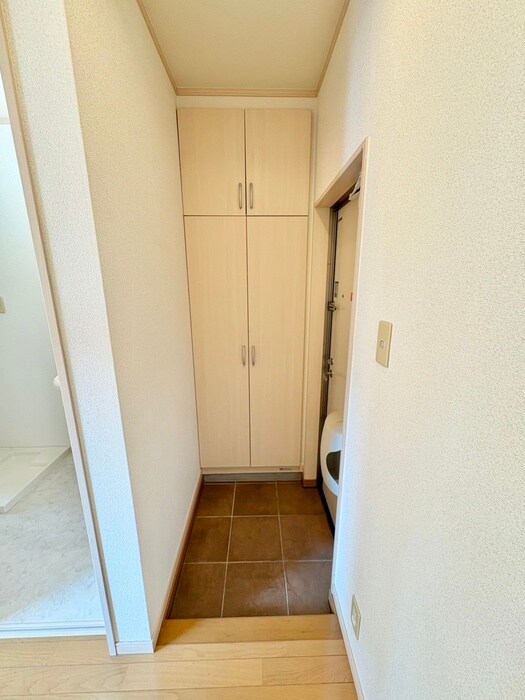 物件内観写真13　(玄関)