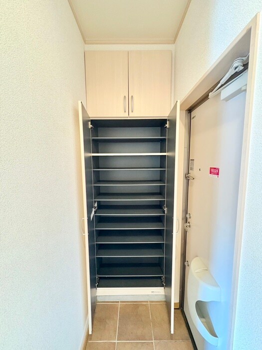 物件内観写真15　(靴箱)