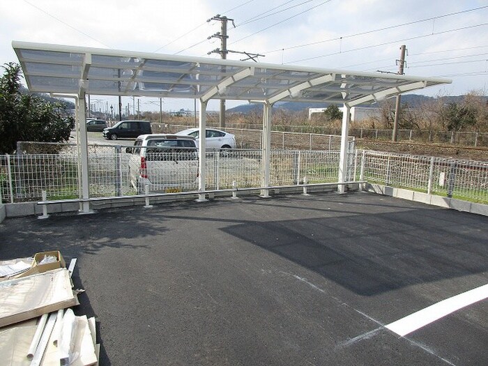 物件外観写真4　(駐輪場)