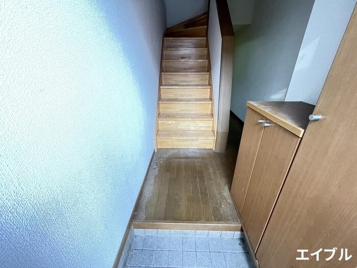 物件内観写真16　(玄関)