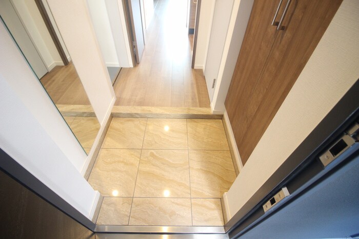 物件内観写真15　(玄関)