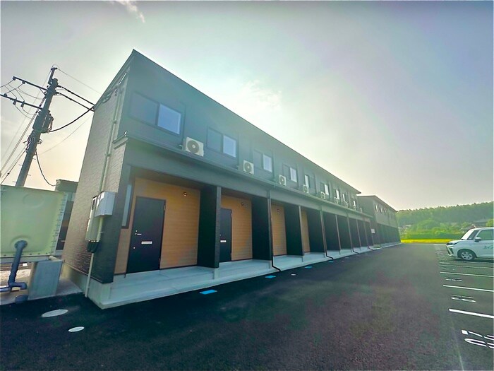 物件外観写真1　(外観写真)