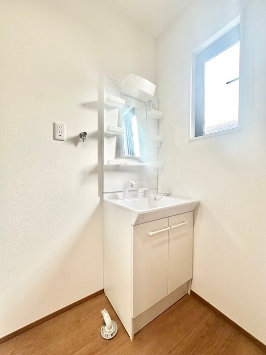 物件内観写真8　(洗面)