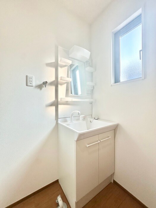 物件内観写真8　(洗面)