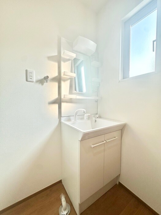 物件内観写真8　(洗面)