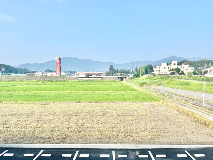 物件内観写真11　(室内からの展望)