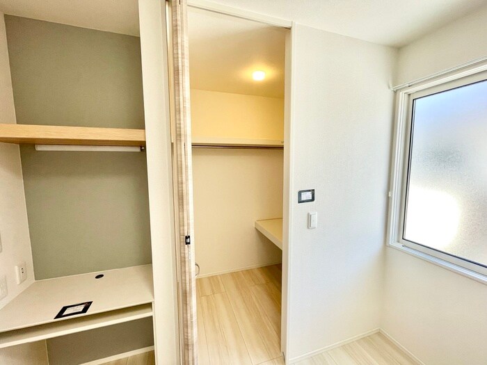 物件内観写真12　(収納)