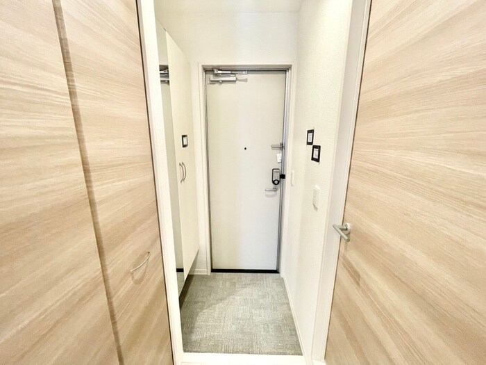 物件内観写真13　(玄関)
