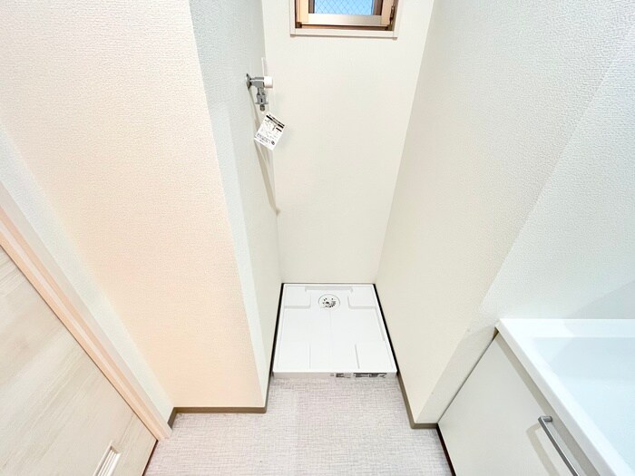 物件内観写真13　(洗濯機置場)