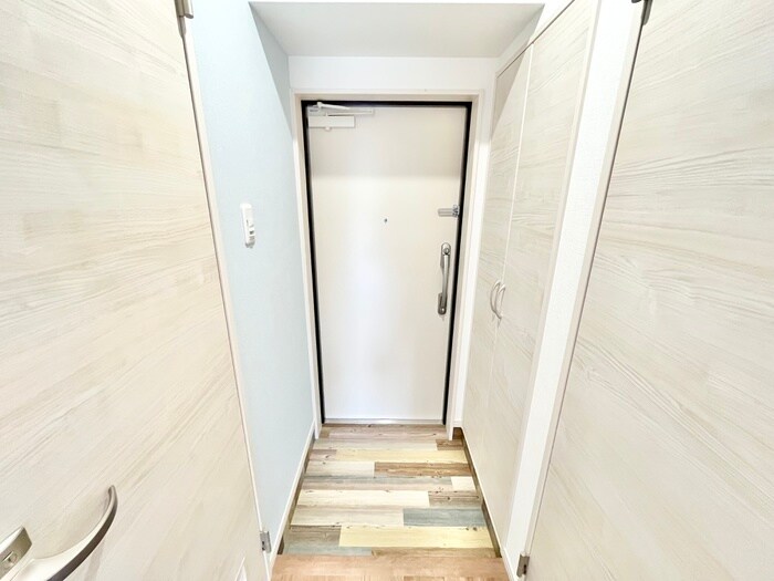 物件内観写真16　(玄関)