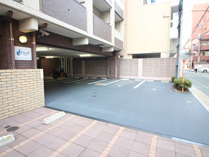 物件外観写真3　(駐車場)