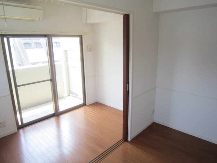 物件内観写真10　(居室)