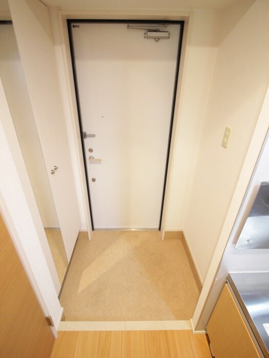 物件内観写真7　(玄関)