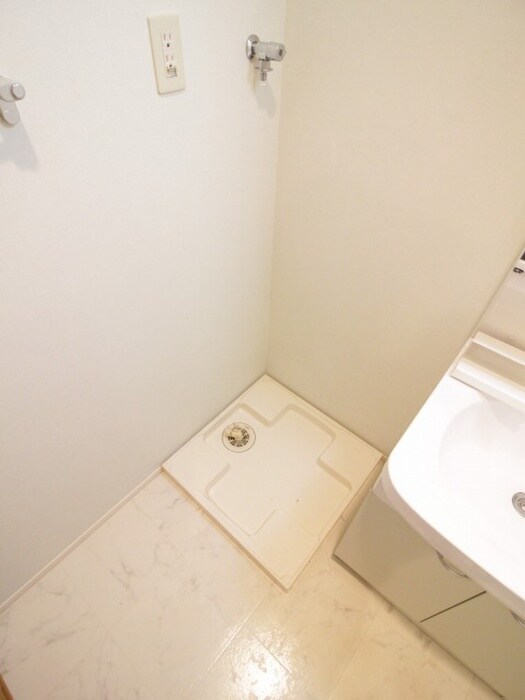 物件内観写真13　(洗濯機置場)