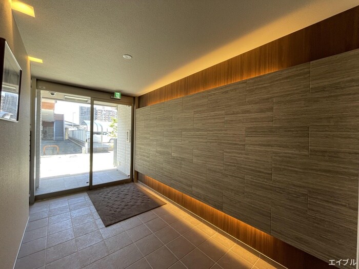 物件外観写真4　(エントランス部分)