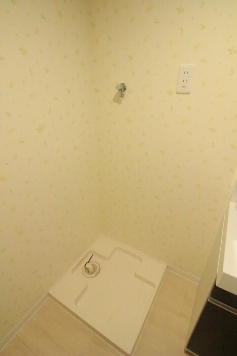 物件内観写真14　(洗濯機置場)