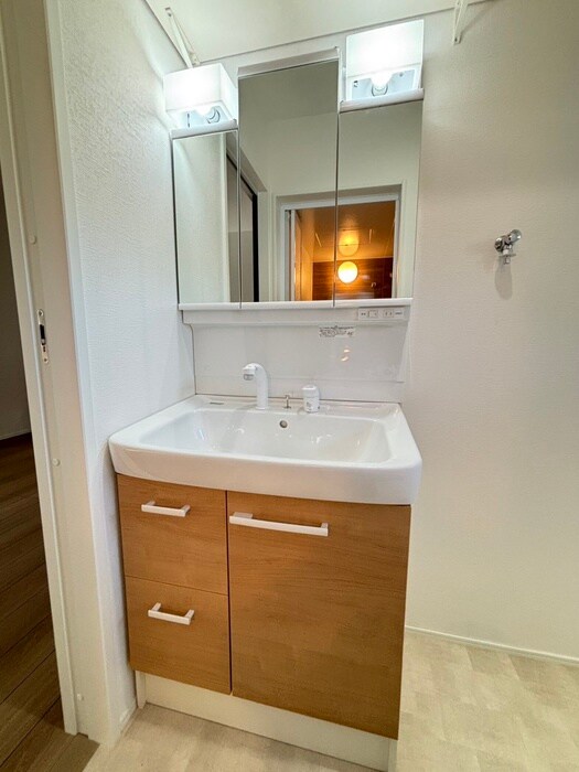 物件内観写真8　(洗面)