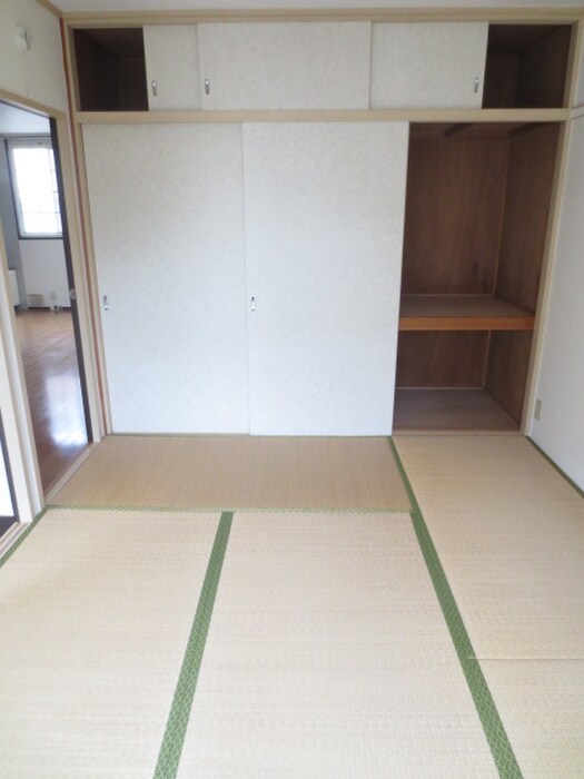 物件内観写真15　(収納)