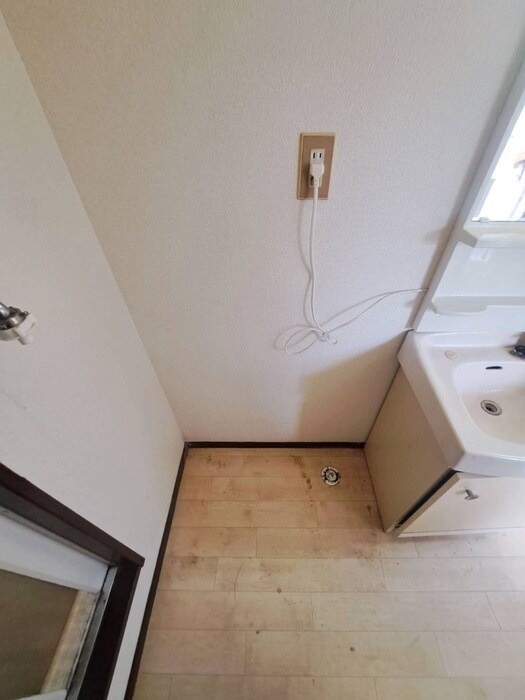 物件内観写真17　(洗濯機置場)