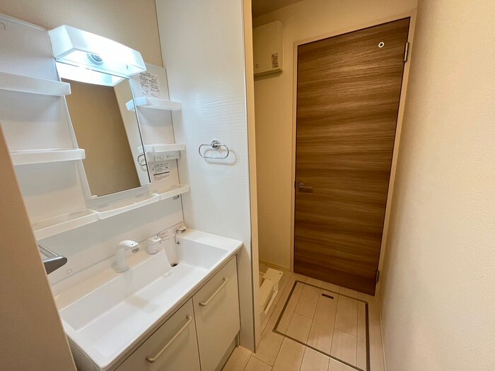 物件内観写真8　(洗面)