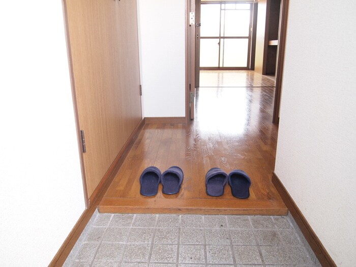 物件内観写真18　(玄関)