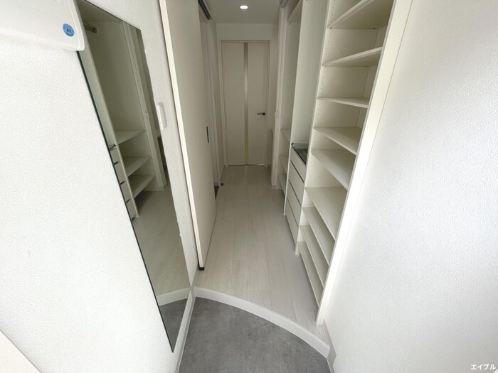 物件内観写真11　(玄関)