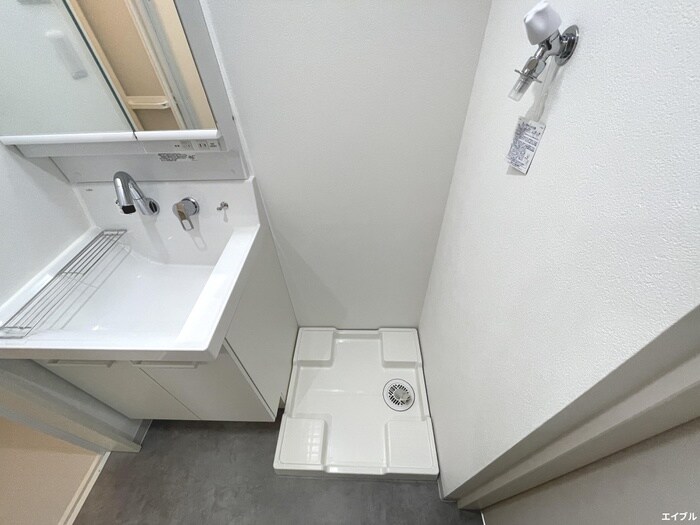 物件内観写真16　(洗濯機置場)