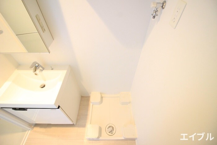 物件内観写真12　(洗濯機置場)