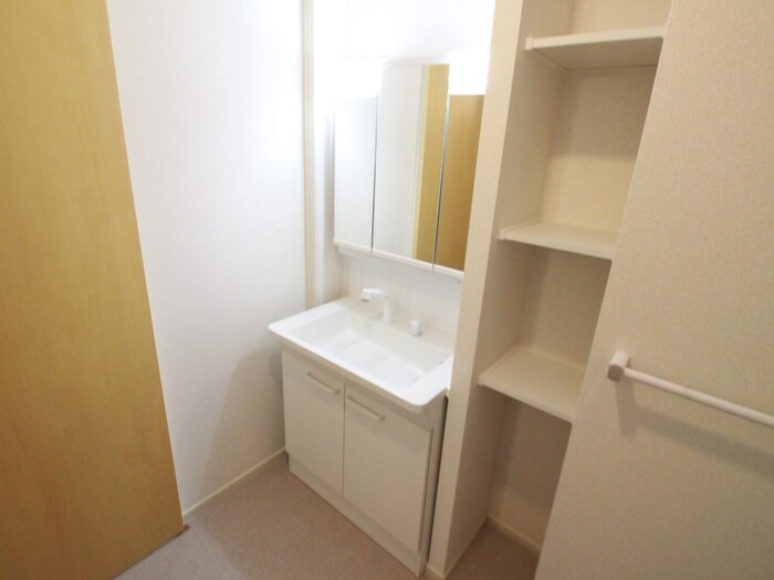 物件内観写真8　(洗面)