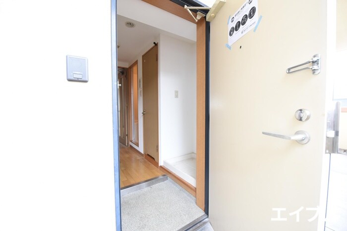 物件内観写真14　(玄関)