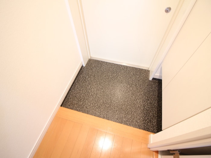 物件内観写真16　(玄関)
