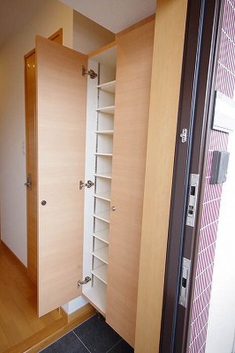 物件内観写真15　(靴箱)