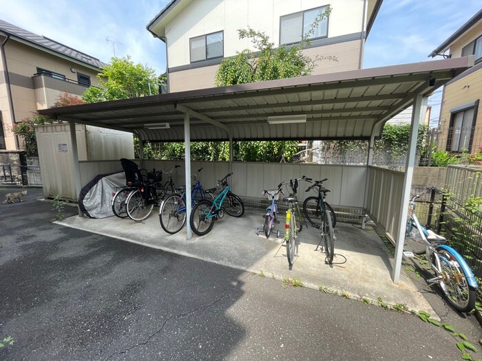 物件外観写真4　(駐輪場)